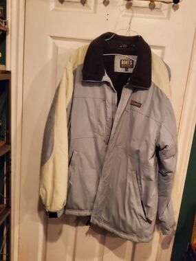 Roots Men's Light Gray and Cream Puffer Jacket